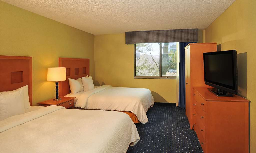Embassy Suites By Hilton Walnut Creek Room photo